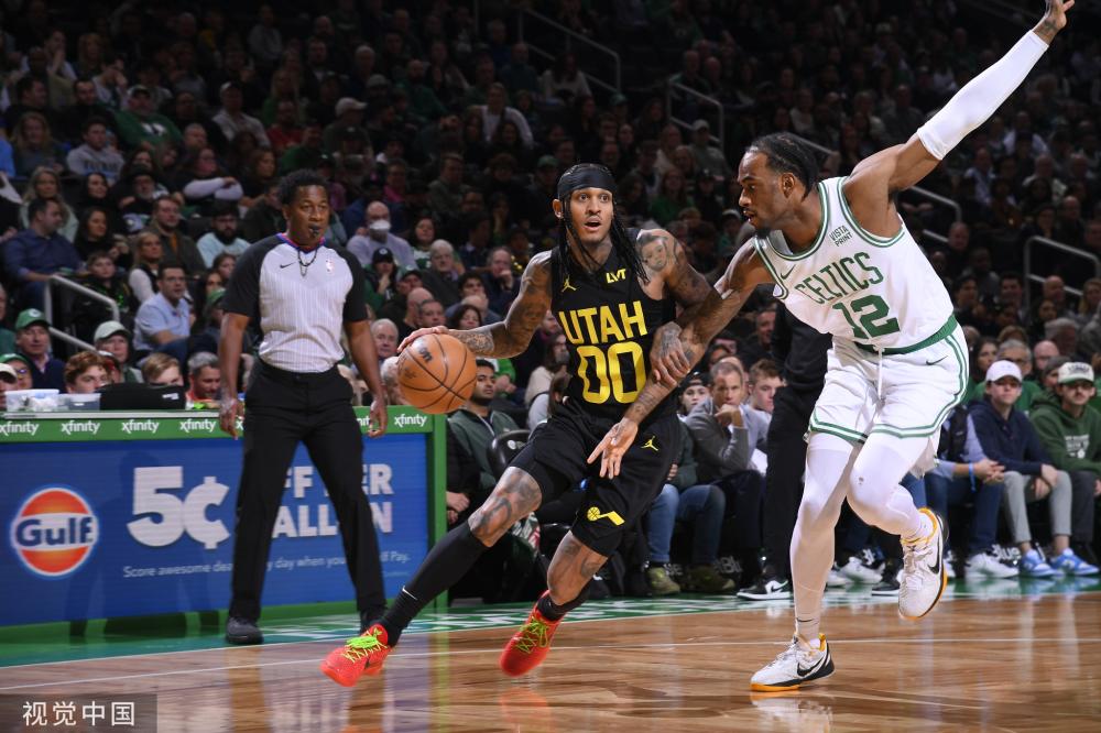 中脱颖而出 中脱颖而出